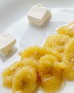 Банановый десерт с мороженым