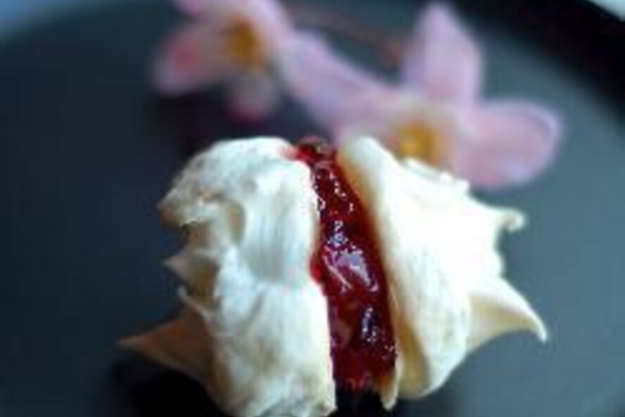 Рецепт безе с вишневым вареньем