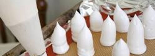 грибочки из безе. Шаг 4