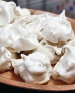 Меренги с орехами