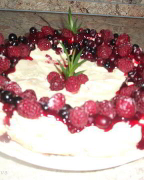 Торт-безе Рождественский венок