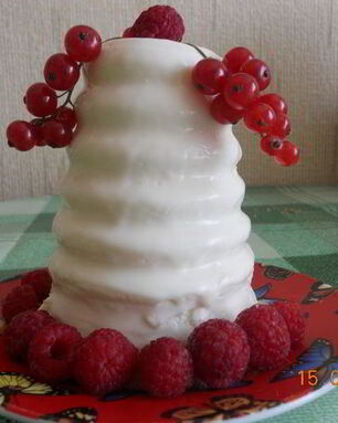 Десерт Ягодная пирамидка