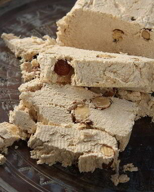 Халва из манной крупы с грецкими орехами и корицей