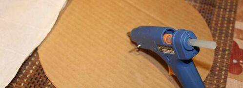 елка из шампанского и конфет. Шаг 6