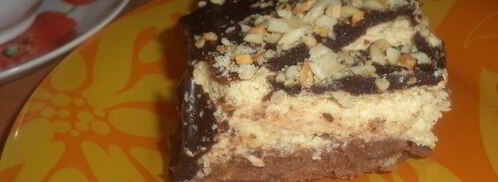 арахисовый десерт с карамельным кремом и шоколадной глазурью без выпечки. Шаг 9