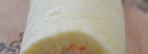 бисквитный рулет с лососевым кремом. Шаг 11