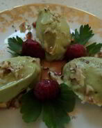 Крем из авокадо с малиновым соусом