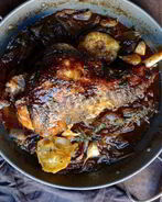 Баранья нога в нежном луковом мармеладе