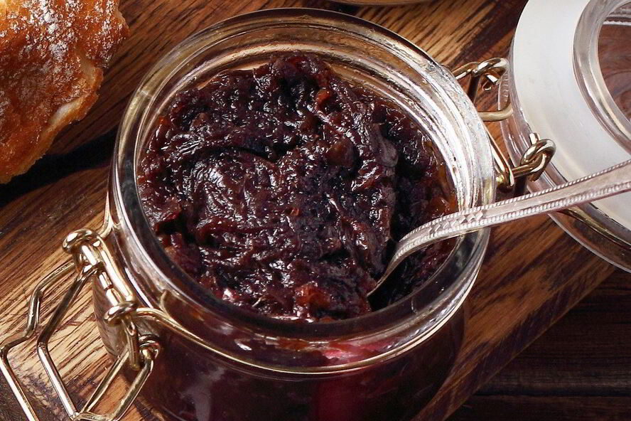 Рецепт лукового мармелада с красным вином и бальзамиком