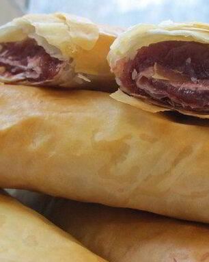 Рулетики из теста фило с мармеладом