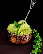 Мятное мороженое с шоколадом