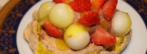 безе с шоколадным муссом и фруктами. Шаг 9