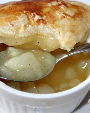 Грушевый мусс запеченный под слоеным тестом