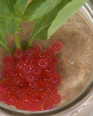 Мусс из куриной печенки с икрой из морса