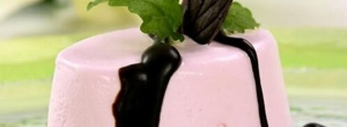 мусс молочный с шоколадным соусом. Шаг 3