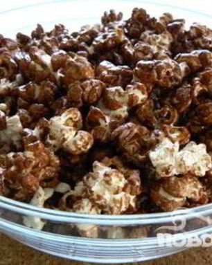 Попкорн с шоколадом и карамелью
