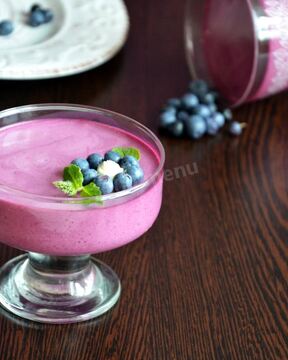 Сметанное желе с черникой