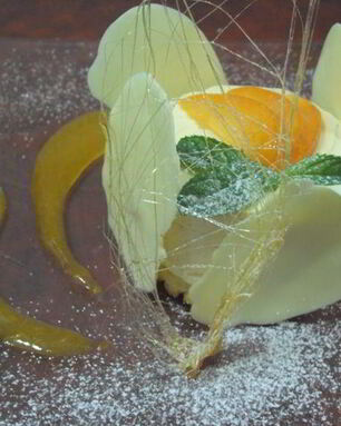 Карамельное суфле с абрикосовым пюре