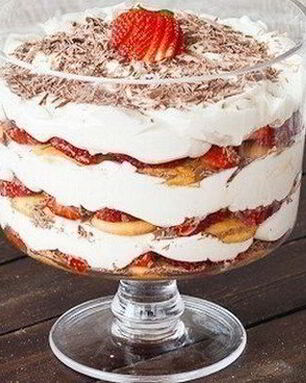 Клубничный тирамису-трайфл на десерт