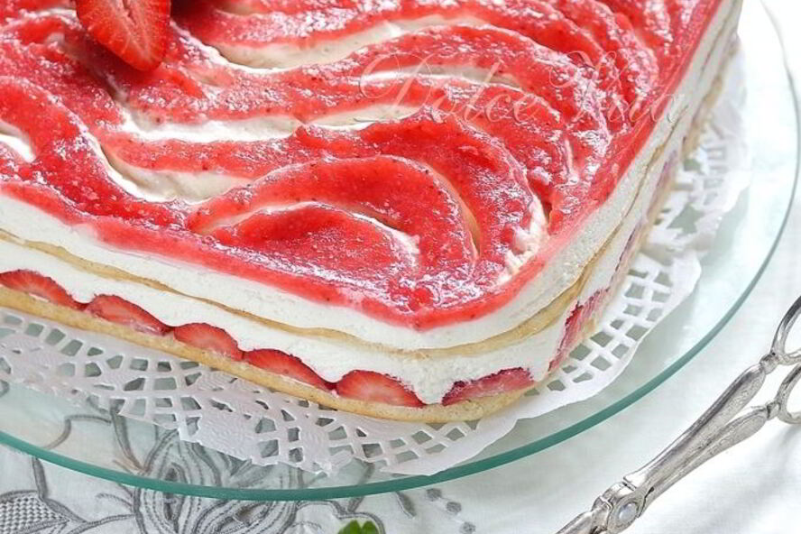 Рецепт торта-тирамису с клубникой и шампанским