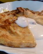 Тропический блиннный десерт с манго