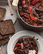 Азу из индейки в сметанном соусе