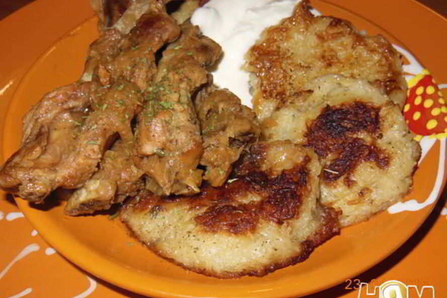 Рецепт драников тушеных со свиными ребрышками