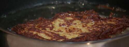 сэндвич с консервированной ветчиной и драником. Шаг 3