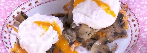 яйца с грибами на тыквенных драниках. Шаг 10