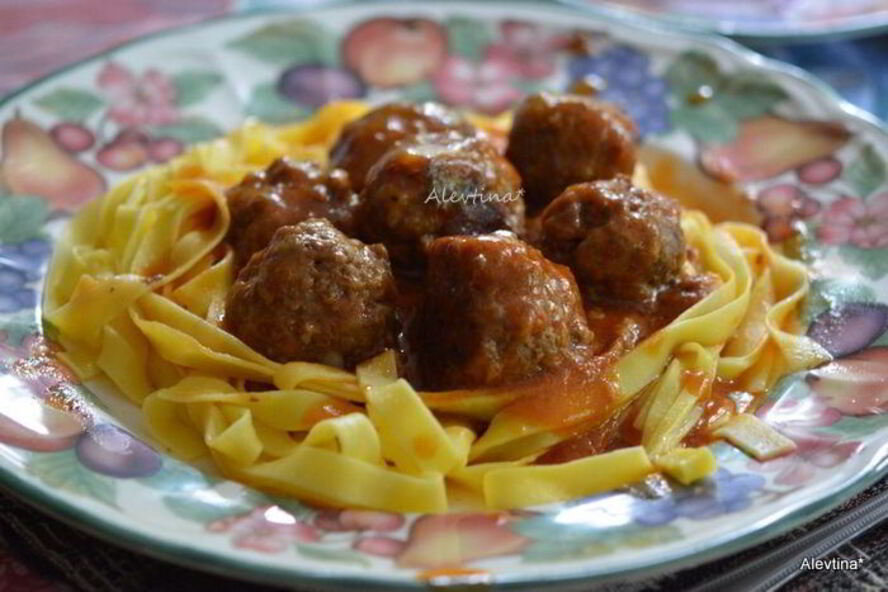 Рецепт фрикаделек с медовым-острым соусом