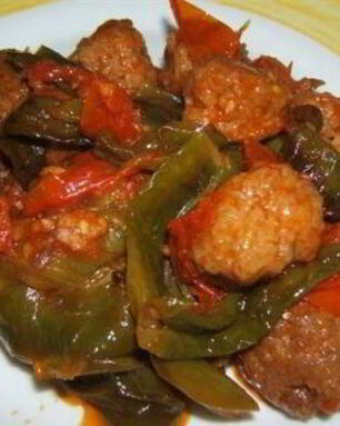 Фрикадельки с зелеными перчиками