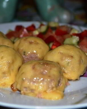 Фрикадельки в сырной шубке