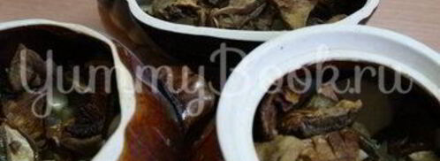 картофель с грибами и фрикадельками в горшочках. Шаг 7