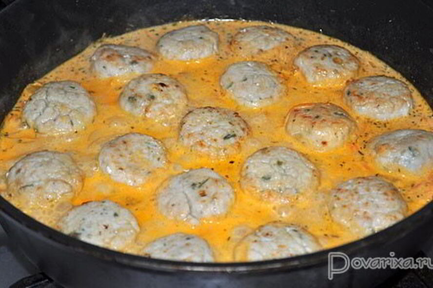 Рецепт куриных фрикаделек в томатно-сметанном соусе