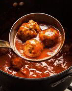 Мясные фрикадельки с подливкой