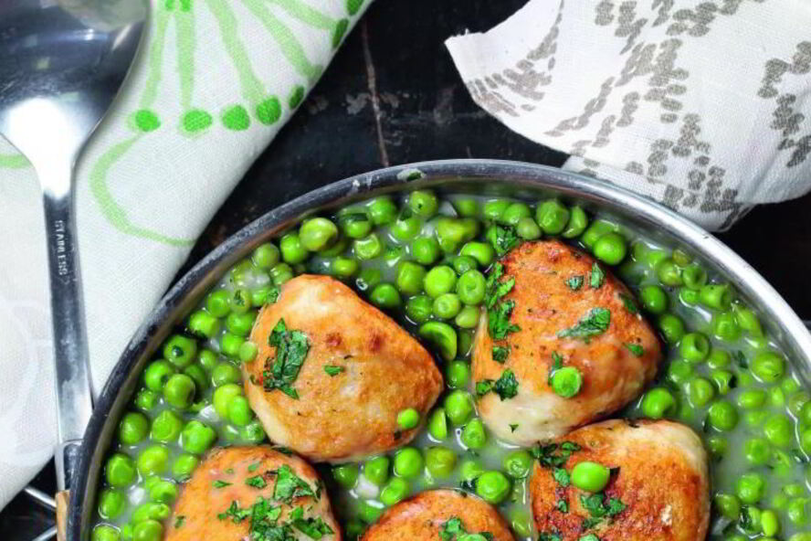 Рецепт рыбных фрикаделек с зеленым горошком