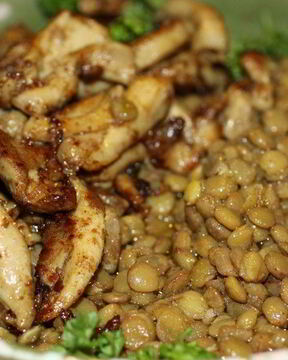 Чечевица со свининой и овощами