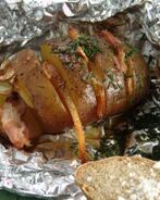 Картофель с беконом в фольге