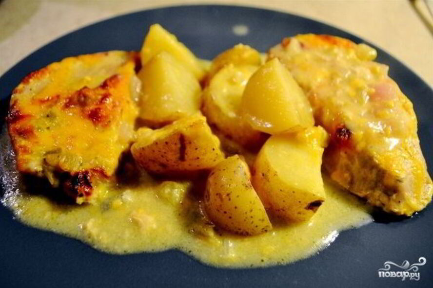 Рецепт картофеля со свининой и сыром в духовке