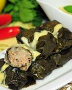 Долма из баранины и булгура под мятным соусом