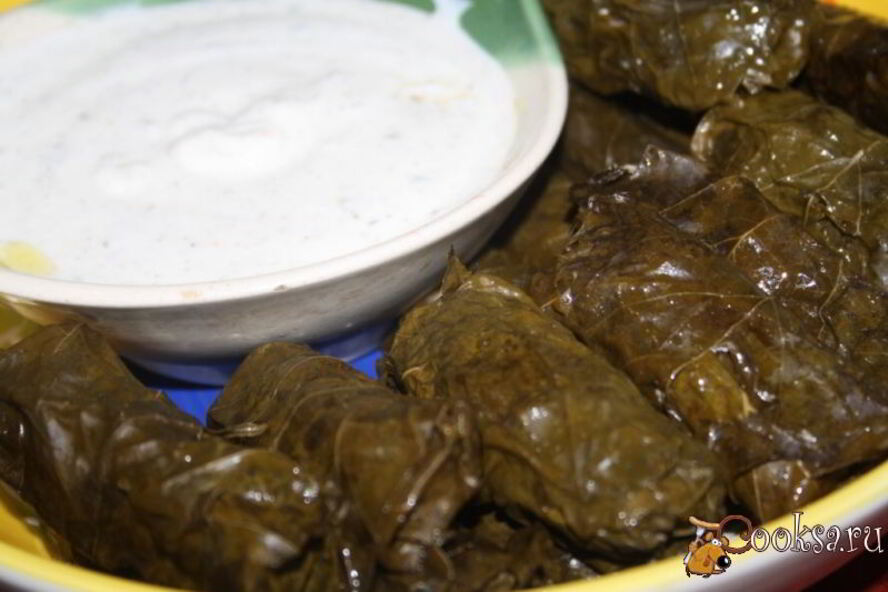 Рецепт долмы из молодых виноградных листьев с начинкой из смешанного фарша