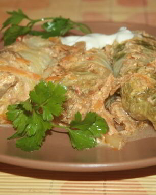 Голубцы с мраморной говядиной во вкуснейшем сметанно-овощном соусе