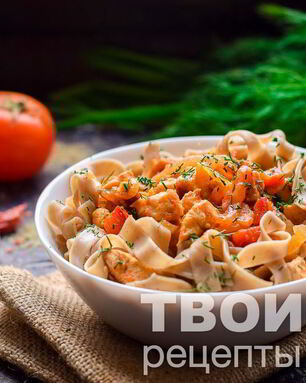 Гречневая лапша с курицей и овощами