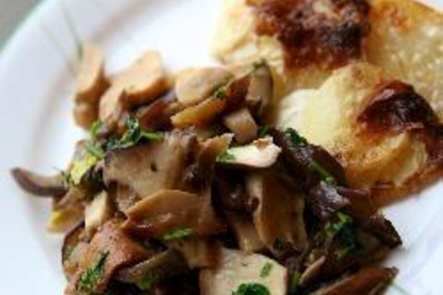 Рецепт белых грибов с баклажанами