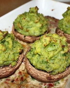 Фаршированные шампиньоны в сметане