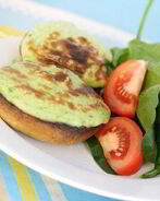 Грибные шляпки, фаршированные шпинатом и голубым сыром