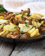 Грибы лисички жареные с картошкой