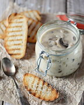 Грибы в сметанном соусе