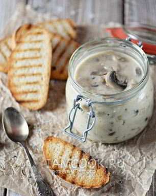 Грибы в сметанном соусе