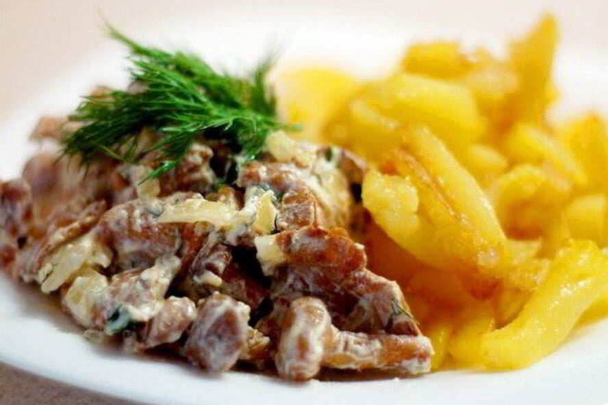 Рецепт лисичек, тушеных в сметане